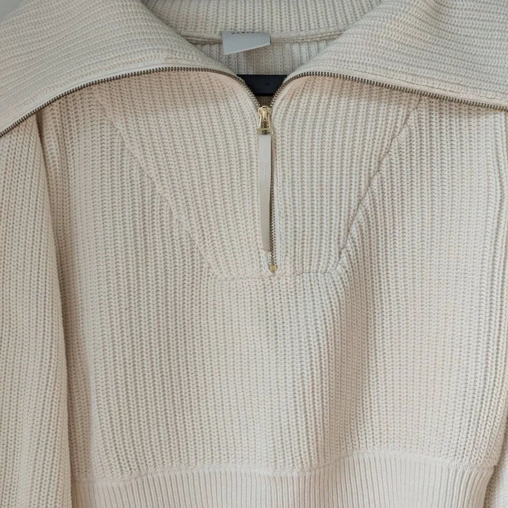 White Knit Zip up sweater - Picture 2 of 7